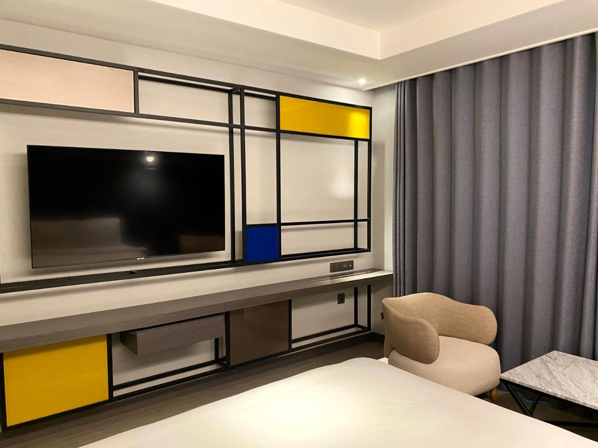 Hotel Avenue Changwon Exteriör bild
