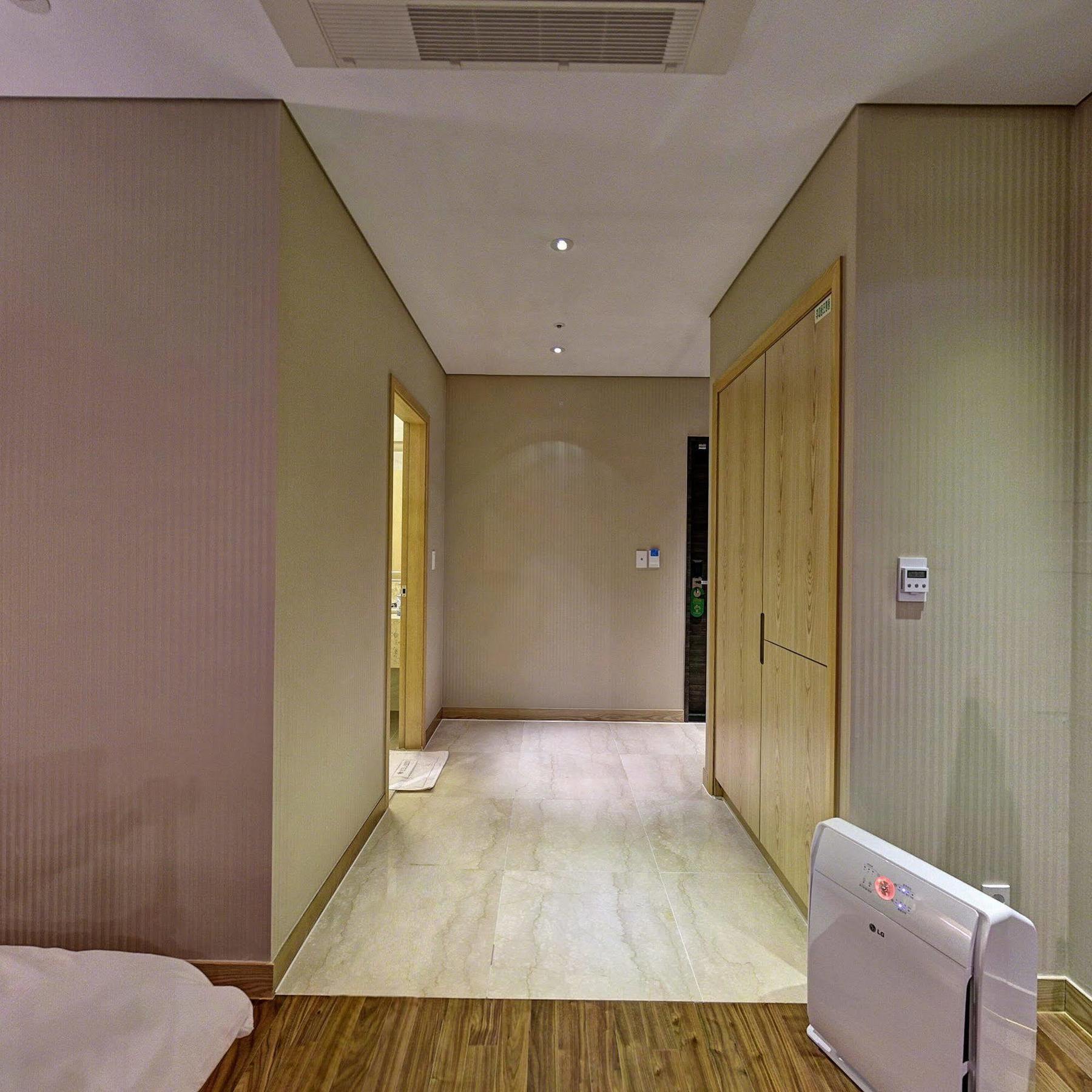 Hotel Avenue Changwon Exteriör bild