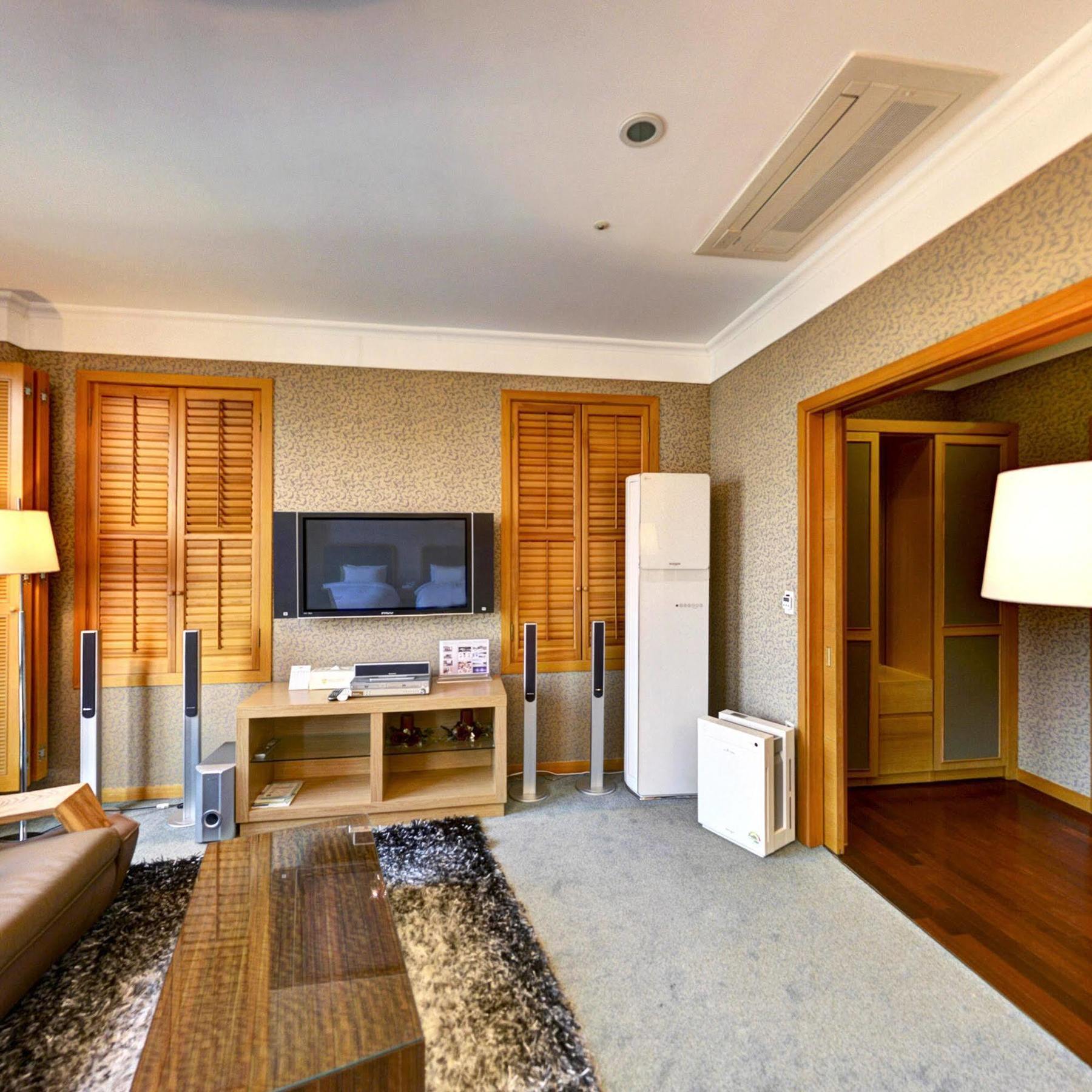 Hotel Avenue Changwon Exteriör bild